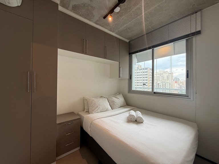 Apartamento 2/4 • Bela Vista • Shoping Frei Caneca