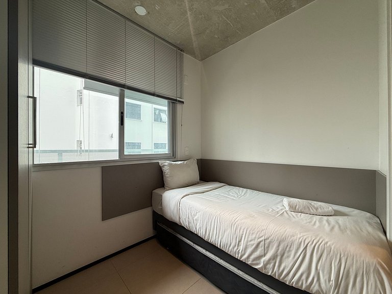 Apartamento 2/4 • Bela Vista • Shoping Frei Caneca
