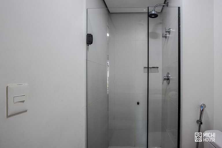 Studio Executivo a 2 min do Metro Paraiso com Ar